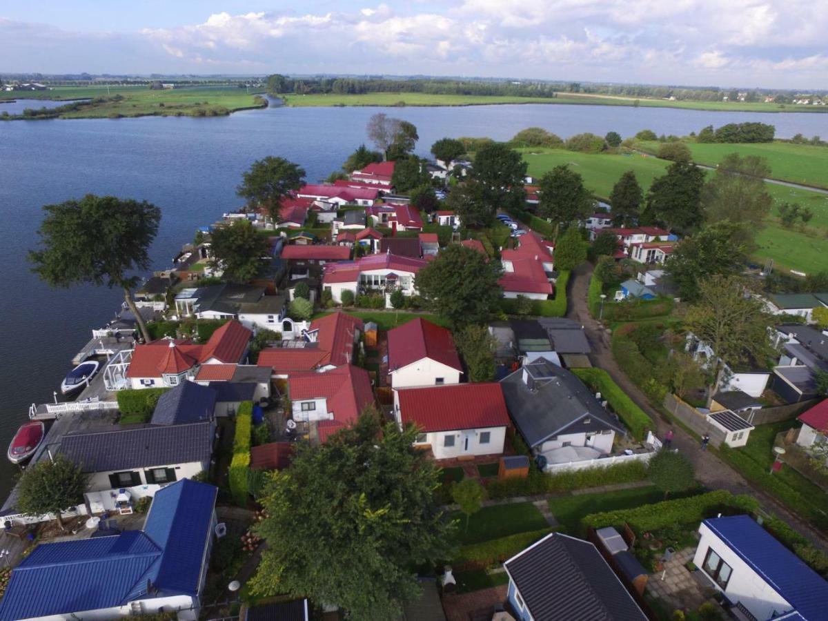 Ferienpark Vislust Haus De Graaf Niederlande Ijsselmeer Wervershoof Exteriör bild